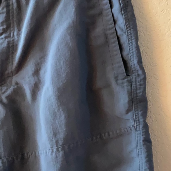 The North Face Hiking Shorts - Picture 3 of 7